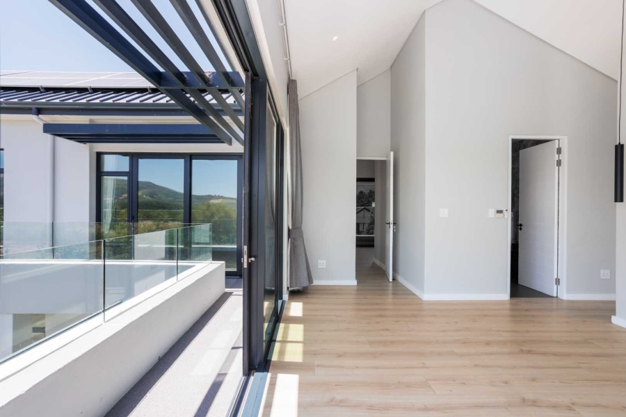 To Let 5 Bedroom Property for Rent in Val De Vie Estate Western Cape
